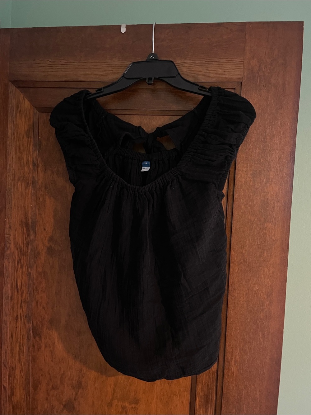 Old Navy Black Ruched-Sleeve Peasant Top with Back Bow